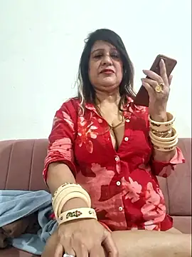 Hot Queen77 online show from 02/28/25, 06:41