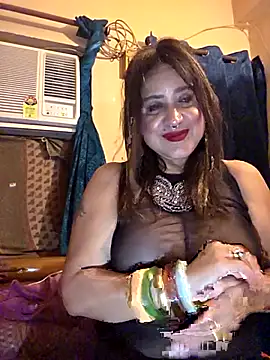 Snapshot of Hot_Queen77 chatting on 07/18/26, 07:28 Hot Queen77 online show from 07/18/26, 07:28