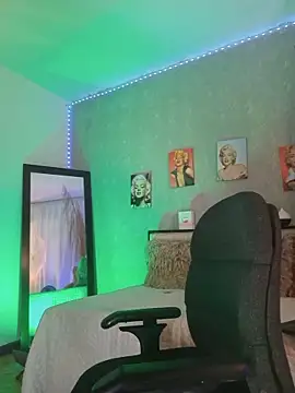 nahiarapalmer19 online show from 09/21/25, 04:41