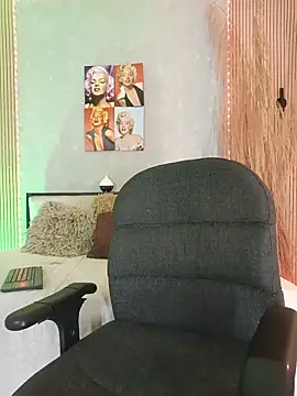 nahiarapalmer19 online show from 05/31/26, 07:48