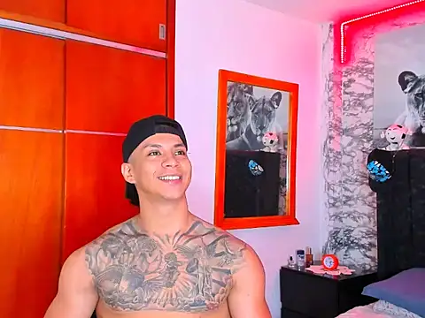 Aaron Toy online show from 01/12/26, 06:02