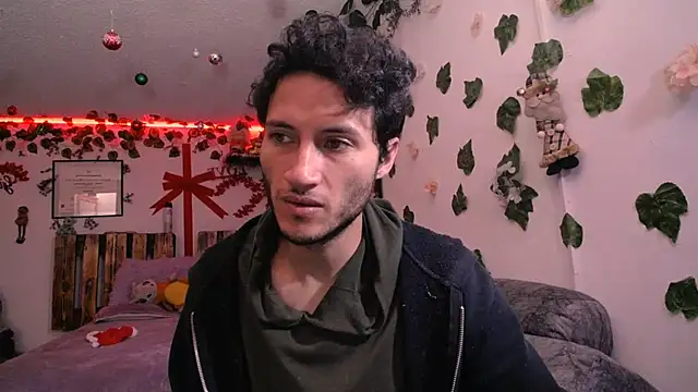 Snapshot of Afroditapoloo chatting on 12/14/24, 04:09 Afroditapoloo online show from 12/14/24, 04:09