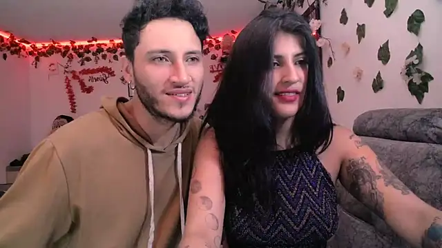 Snapshot of Afroditapoloo chatting on 01/15/25, 04:54 Afroditapoloo online show from 01/15/25, 04:54