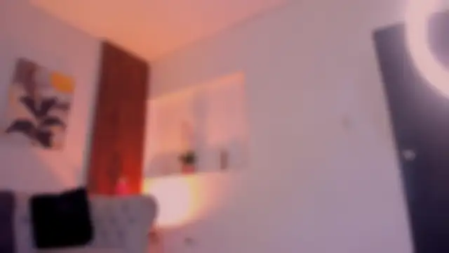 Isa Little Star online show from 11/17/25, 08:03