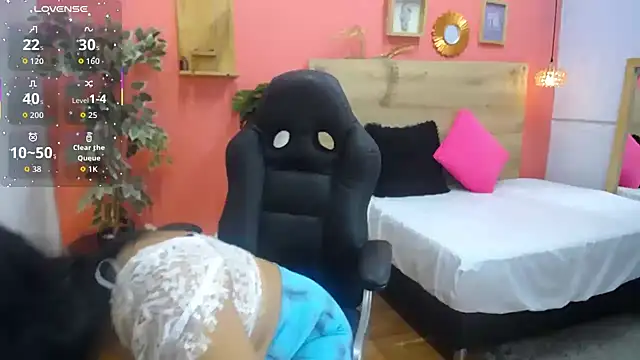 Snapshot of scarlet-foox chatting on 09/11/25, 12:05 scarlet-foox online show from 09/11/25, 12:05