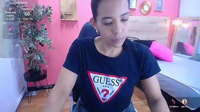 Snapshot of scarlet-foox chatting on 10/12/25, 03:22 scarlet-foox online show from 10/12/25, 03:22