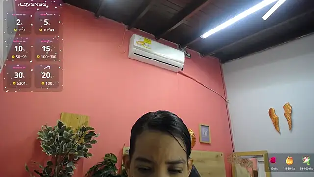 Snapshot of scarlet-foox chatting on 11/28/25, 01:25 scarlet-foox online show from 11/28/25, 01:25