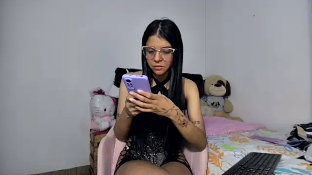 Snapshot of Michi_sexy chatting on 07/19/26, 01:48 Michi sexy online show from 07/19/26, 01:48