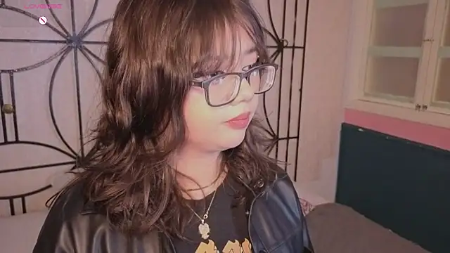 Snapshot of missy_taylor_ chatting on 10/19/25, 12:50 missy taylor  online show from 10/19/25, 12:50