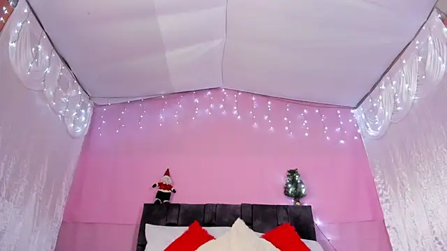 Snapshot of kitty_myers chatting on 12/14/24, 07:57 kitty myers online show from 12/14/24, 07:57