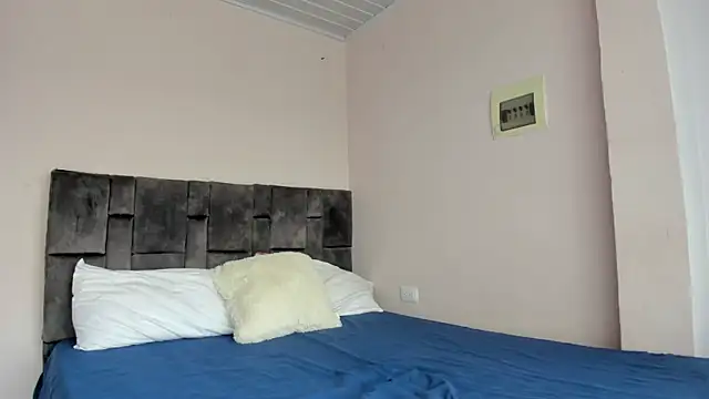 Snapshot of kitty_myers chatting on 03/08/25, 02:08 kitty myers online show from 03/08/25, 02:08