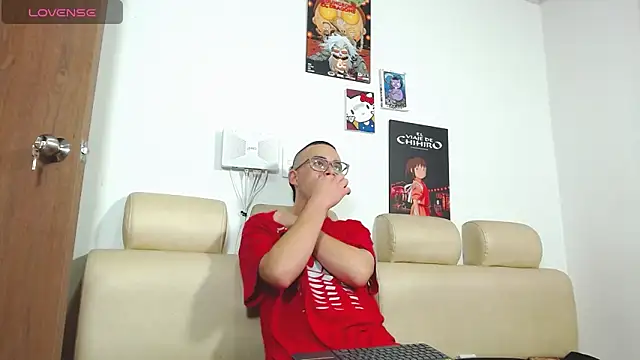 Snapshot of Hot_Teens69 chatting on 03/13/25, 12:48 Hot Teens69 online show from 03/13/25, 12:48