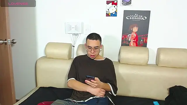 Snapshot of Hot_Teens69 chatting on 03/21/25, 01:13 Hot Teens69 online show from 03/21/25, 01:13