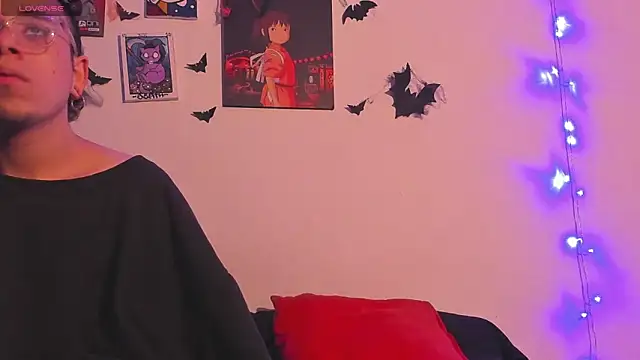 Snapshot of Hot_Teens69 chatting on 10/16/25, 03:40 Hot Teens69 online show from 10/16/25, 03:40