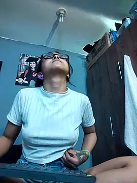 Snapshot of Hot_Teens69 chatting on 04/04/26, 05:10 Hot Teens69 online show from 04/04/26, 05:10