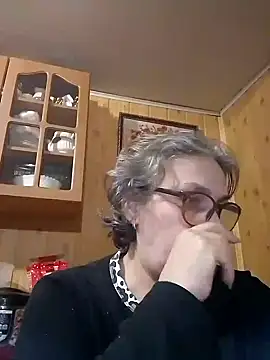 Snapshot of IrinaSweet54 chatting on 12/14/24, 03:25 IrinaSweet54 online show from 12/14/24, 03:25