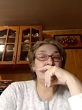 Snapshot of IrinaSweet54 chatting on 12/18/24, 03:00 IrinaSweet54 online show from 12/18/24, 03:00