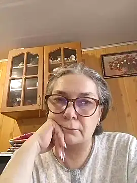 Snapshot of IrinaSweet54 chatting on 12/19/24, 10:45 IrinaSweet54 online show from 12/19/24, 10:45