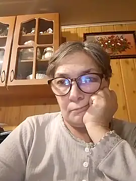 Snapshot of IrinaSweet54 chatting on 01/04/25, 02:25 IrinaSweet54 online show from 01/04/25, 02:25