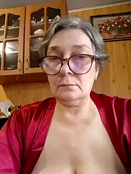 Snapshot of IrinaSweet54 chatting on 02/01/25, 11:43 IrinaSweet54 online show from 02/01/25, 11:43