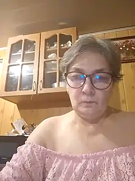 Snapshot of IrinaSweet54 chatting on 02/01/25, 03:39 IrinaSweet54 online show from 02/01/25, 03:39