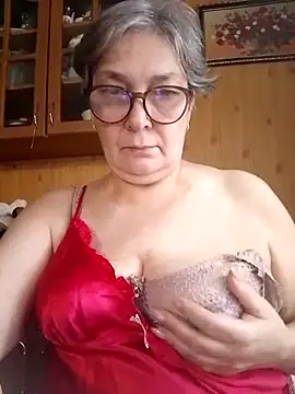 Snapshot of IrinaSweet54 chatting on 02/02/25, 08:35 IrinaSweet54 online show from 02/02/25, 08:35