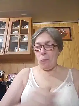 Snapshot of IrinaSweet54 chatting on 02/14/25, 02:54 IrinaSweet54 online show from 02/14/25, 02:54