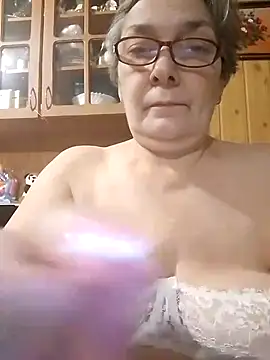 Snapshot of IrinaSweet54 chatting on 02/15/25, 04:12 IrinaSweet54 online show from 02/15/25, 04:12