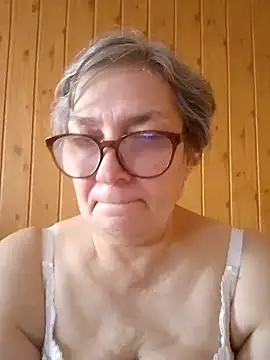 Snapshot of IrinaSweet54 chatting on 03/11/25, 10:40 IrinaSweet54 online show from 03/11/25, 10:40