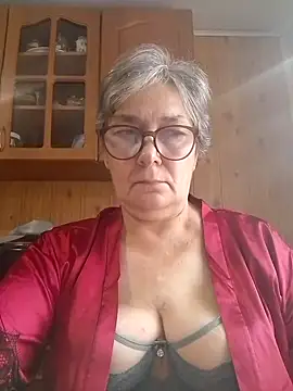 Snapshot of IrinaSweet54 chatting on 09/12/25, 08:03 IrinaSweet54 online show from 09/12/25, 08:03