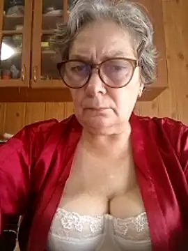 Snapshot of IrinaSweet54 chatting on 10/12/25, 07:51 IrinaSweet54 online show from 10/12/25, 07:51