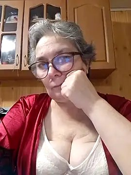 Snapshot of IrinaSweet54 chatting on 10/17/25, 07:33 IrinaSweet54 online show from 10/17/25, 07:33