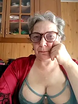 Snapshot of IrinaSweet54 chatting on 10/28/25, 08:18 IrinaSweet54 online show from 10/28/25, 08:18