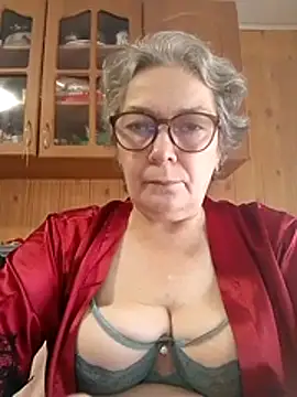 Snapshot of IrinaSweet54 chatting on 10/29/25, 08:05 IrinaSweet54 online show from 10/29/25, 08:05