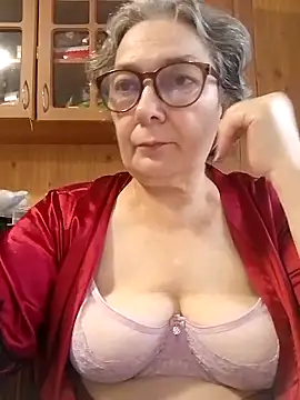 Snapshot of IrinaSweet54 chatting on 11/13/25, 10:36 IrinaSweet54 online show from 11/13/25, 10:36