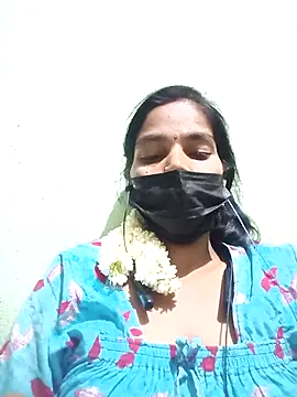 Snapshot of anusiya01 chatting on 09/26/25, 06:45 anusiya01 online show from 09/26/25, 06:45