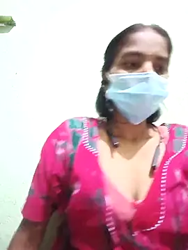 Snapshot of anusiya01 chatting on 11/22/25, 03:00 anusiya01 online show from 11/22/25, 03:00