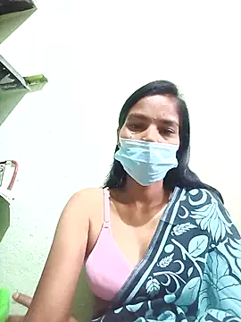 Snapshot of anusiya01 chatting on 11/24/25, 02:33 anusiya01 online show from 11/24/25, 02:33