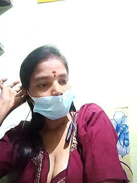 Snapshot of anusiya01 chatting on 11/28/25, 04:20 anusiya01 online show from 11/28/25, 04:20