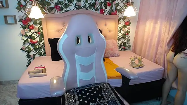 Snapshot of ElizabethSweet_ chatting on 11/04/25, 07:24 ElizabethSweet online show from 11/04/25, 07:24