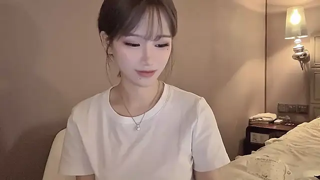 Snapshot of -XunMengLong- chatting on 12/17/25, 04:35 -XunMengLong- online show from 12/17/25, 04:35