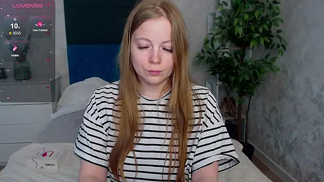 Snapshot of JennyyHot chatting on 03/14/26, 08:42 JennyyHot online show from 03/14/26, 08:42