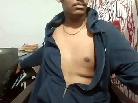 brownguy1234 online show from 12/31/24, 07:51