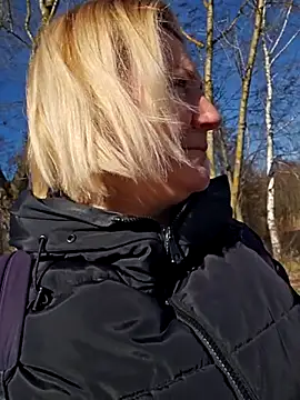 Snapshot of -Schweppes- chatting on 03/06/25, 10:09 -Schweppes- online show from 03/06/25, 10:09