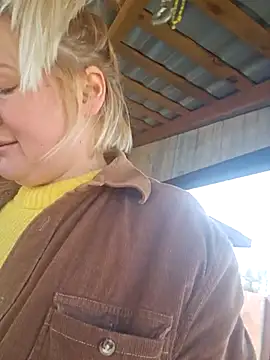 Snapshot of -Schweppes- chatting on 03/20/25, 09:26 -Schweppes- online show from 03/20/25, 09:26