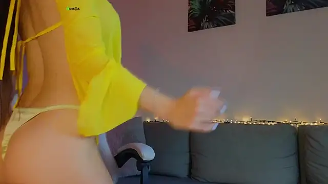 Snapshot of tina_akira chatting on 10/27/25, 07:40 tina akira online show from 10/27/25, 07:40