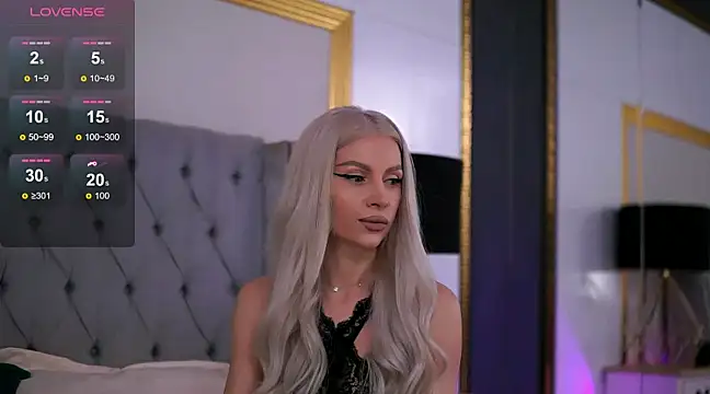 Snapshot of KiaHarper chatting on 02/12/25, 07:35 KiaHarper online show from 02/12/25, 07:35