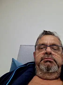 Snapshot of axecoman60 chatting on 01/20/25, 07:04 axecoman60 online show from 01/20/25, 07:04