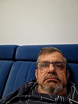 Snapshot of axecoman60 chatting on 02/09/25, 06:05 axecoman60 online show from 02/09/25, 06:05