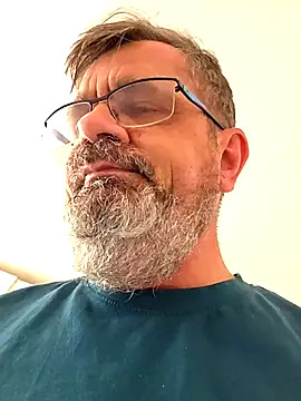 Snapshot of axecoman60 chatting on 03/27/26, 04:29 axecoman60 online show from 03/27/26, 04:29